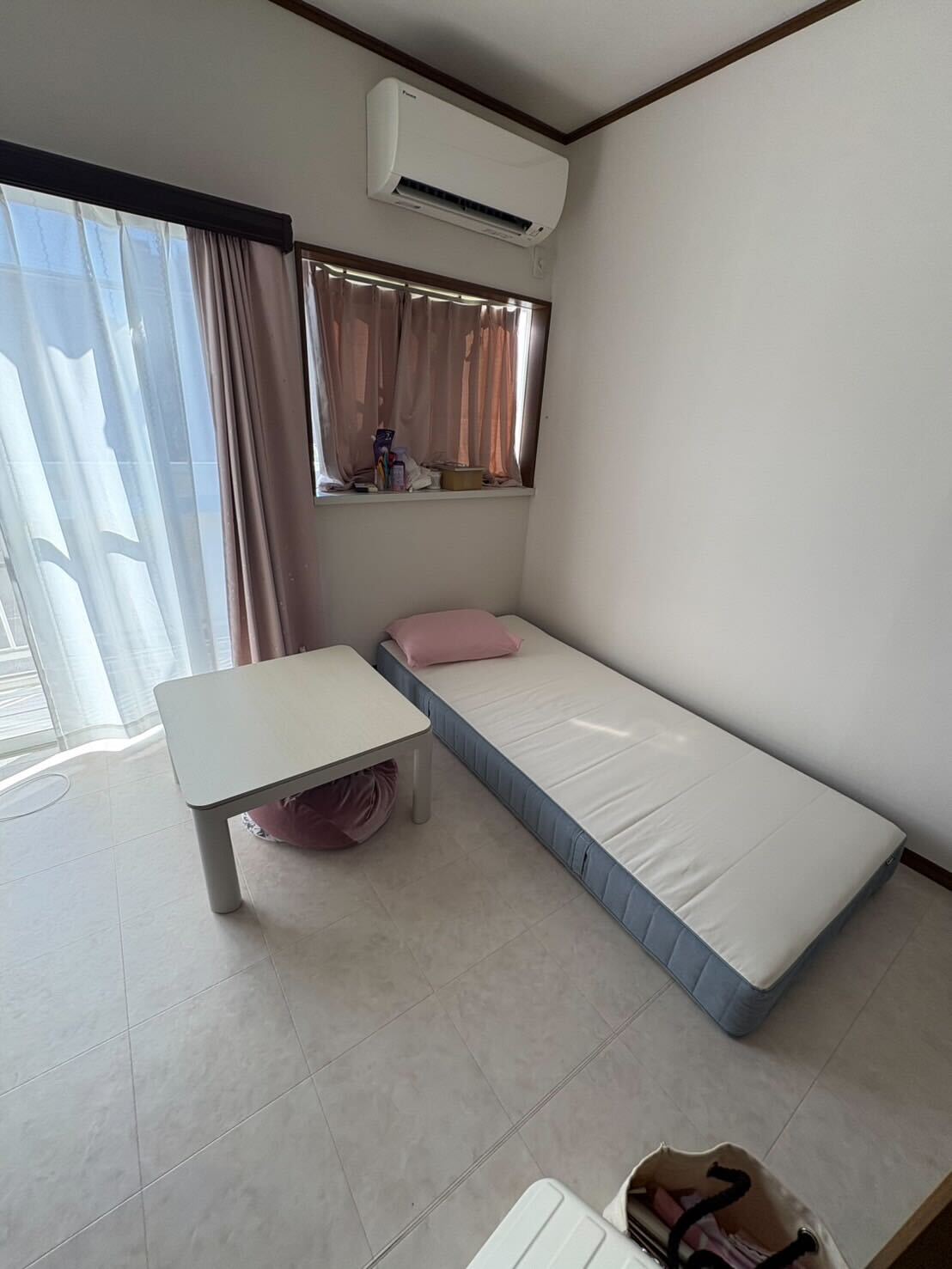 1Kのアパートからシングルマットレス・ローテーブルを回収しました